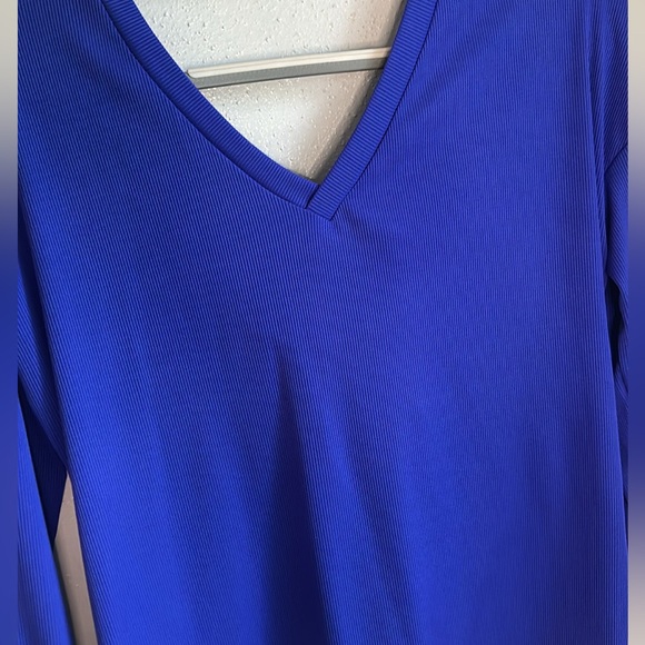 Beautiful royal blue blouse with leopard tie in back - Picture 2 of 4
